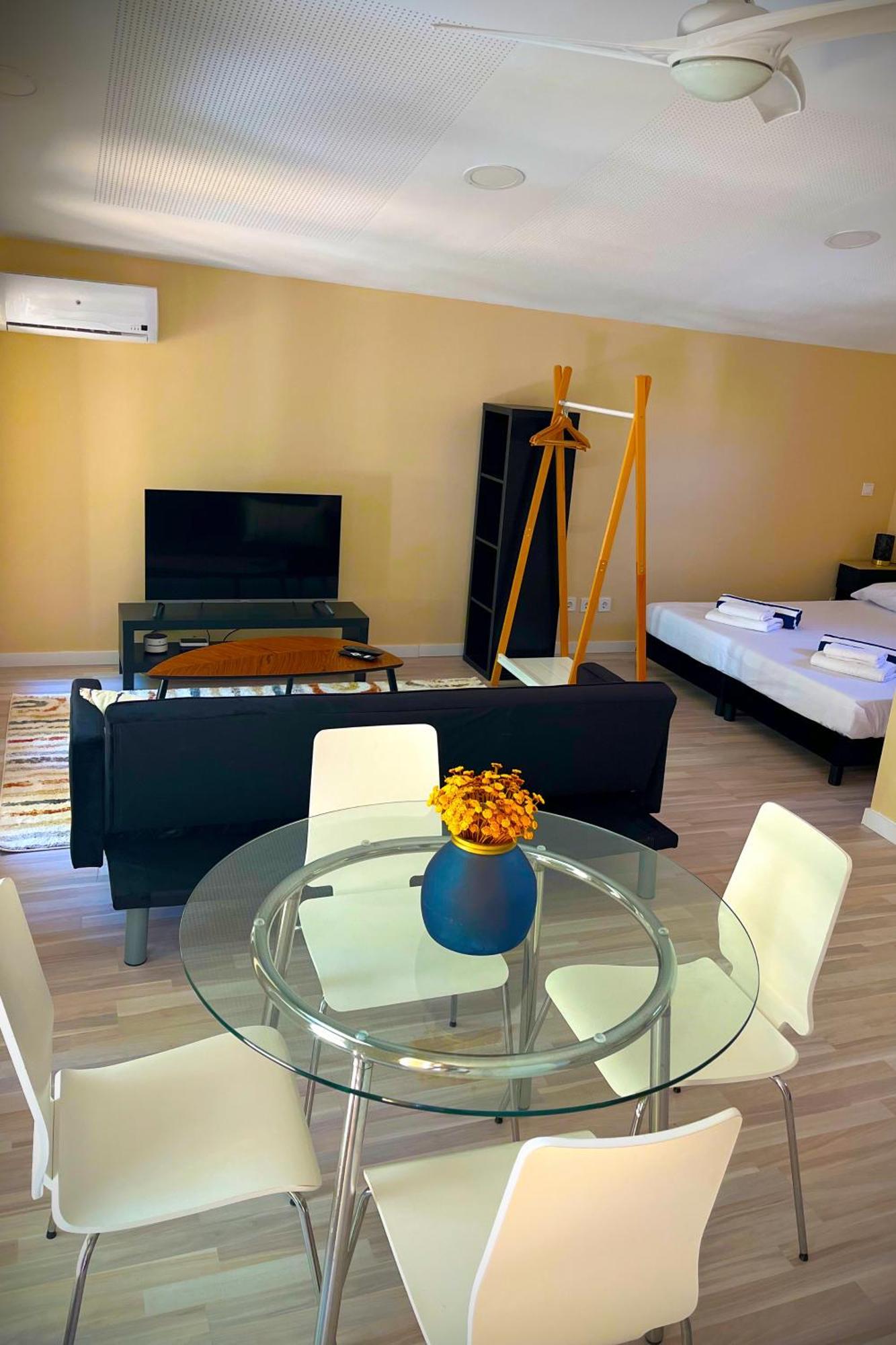 Fee4Me Cabin With Pool And Garden San Martín de la Vega Eksteriør bilde